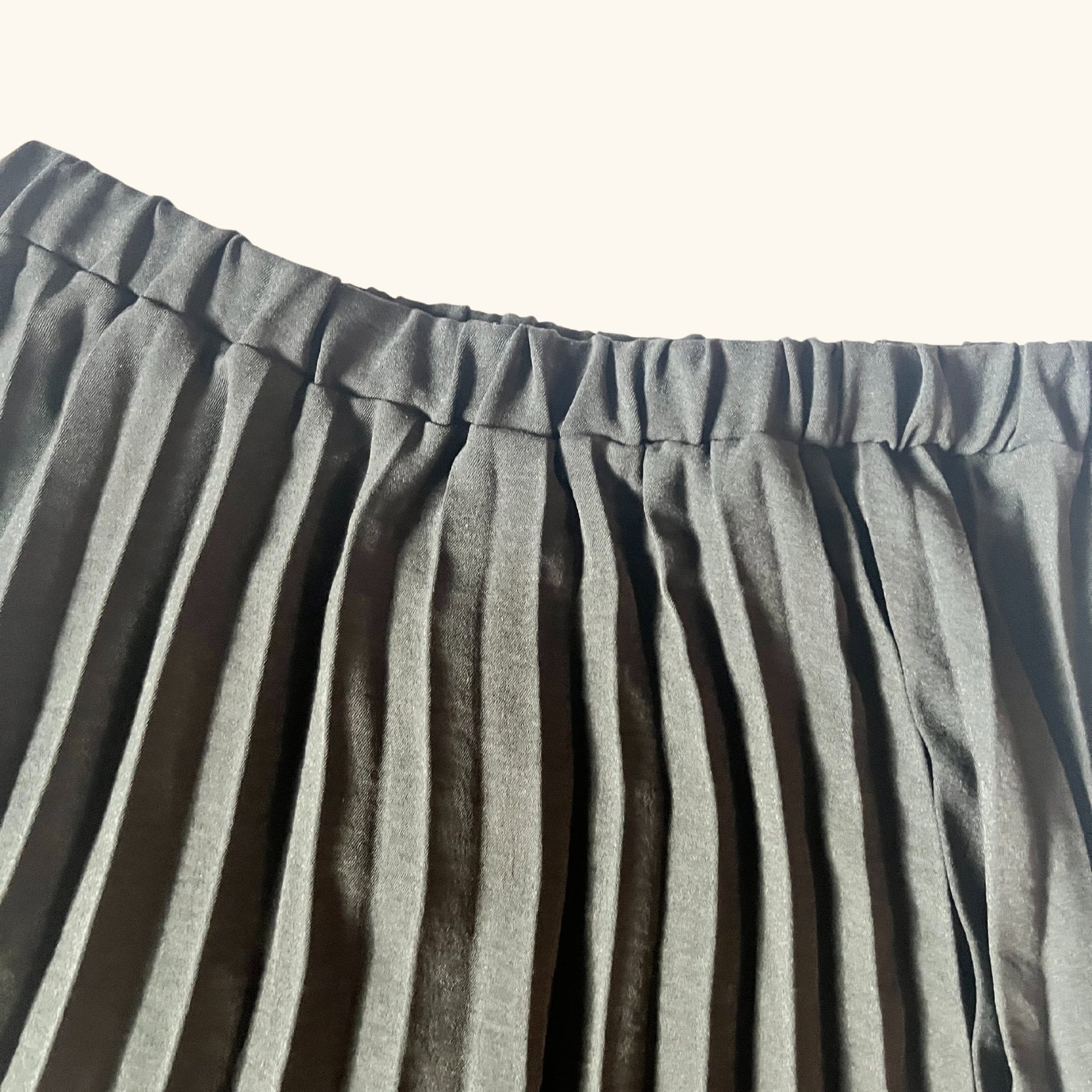 Destiny Pleated Midi Skirt - Black Skirts Mo'Nique Couture Fashions