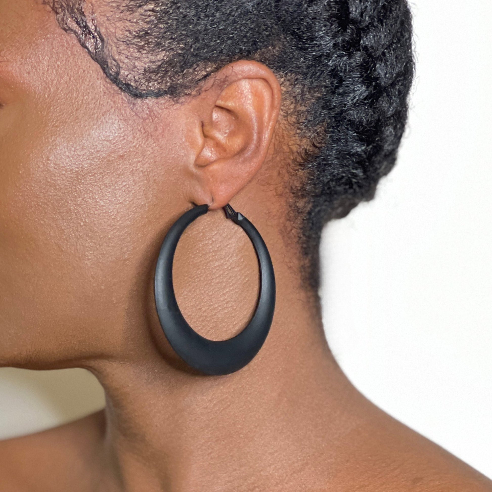 Retro Hoop Earrings Earring Mo'Nique Couture Fashions Black 